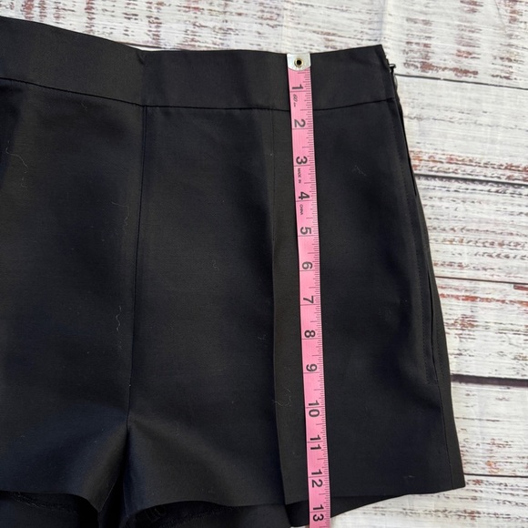 DSquared2 Women’s Black Shorts NWOT Wool/Silk Size 40/US 4 MSRP  $495 - Picture 3 of 8